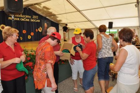 KNOBLEHARJEVO 2012 - Modrost in izkušnje - srečanje starejših občanov 2012 15